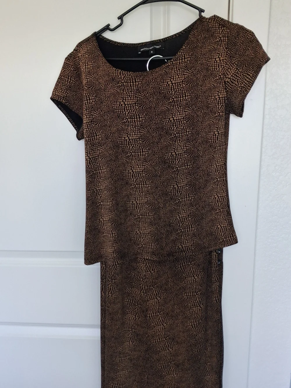 Brigg's New York Brown & Black Textured Blouse & Floor Length Skirt Set